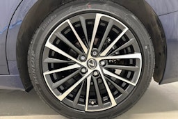 sininen Lexus ES 2022 kuva 13.
