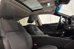 sininen Lexus ES 2022 kuva 14.