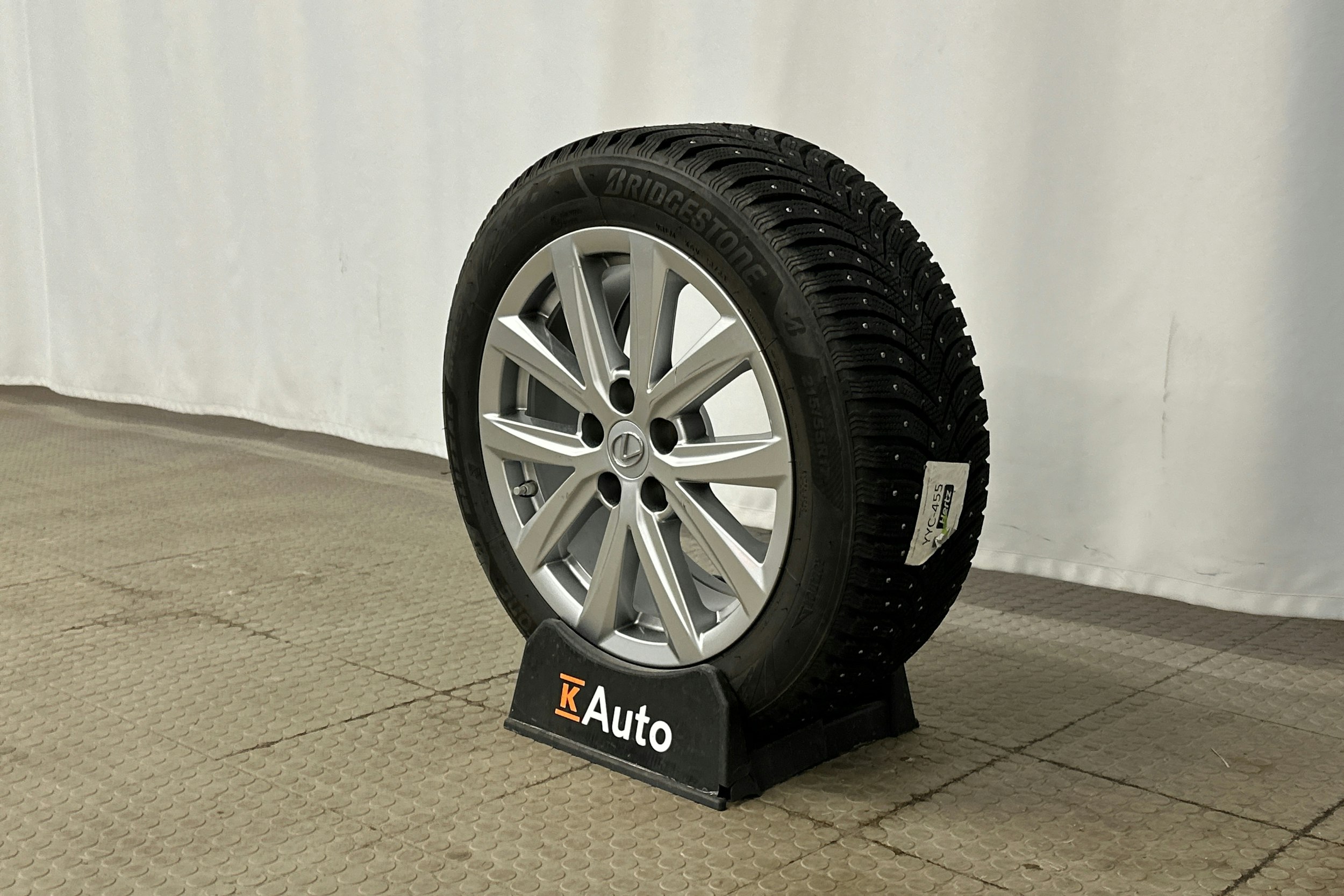 harmaa Lexus ES 2024 kuva 13.