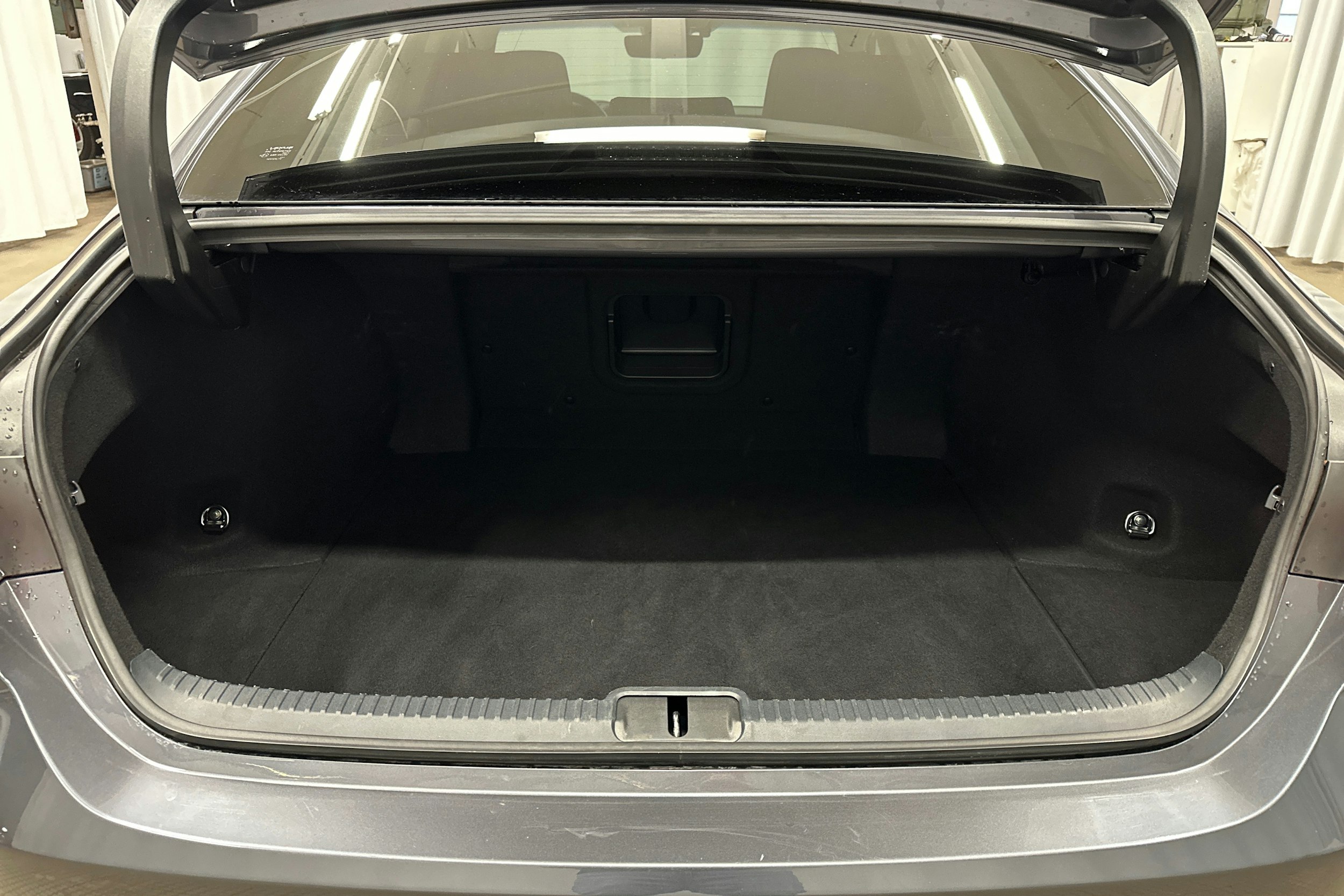 harmaa Lexus ES 2024 kuva 14.