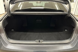 harmaa Lexus ES 2024 kuva 14.