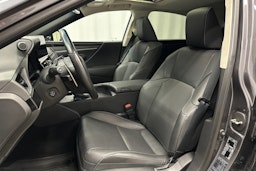 harmaa Lexus ES 2024 kuva 15.