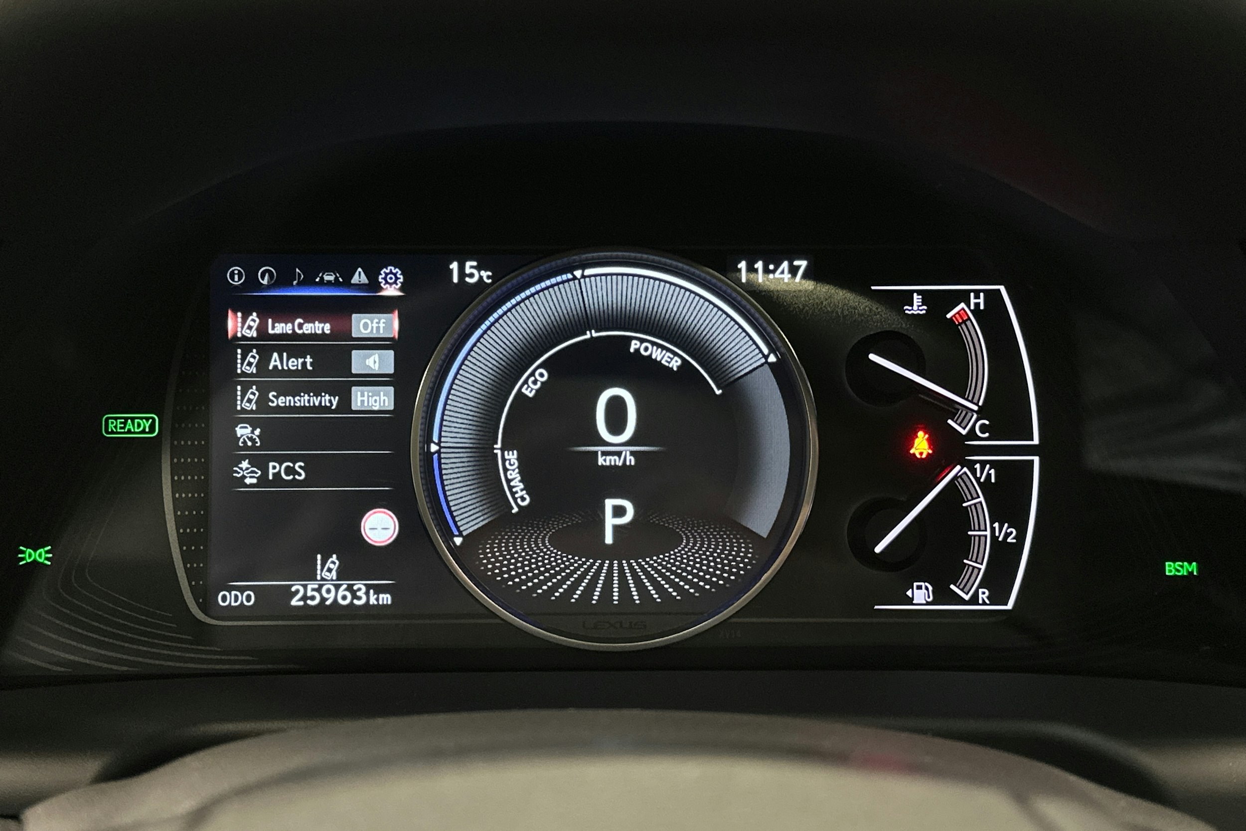 harmaa Lexus ES 2024 kuva 21.