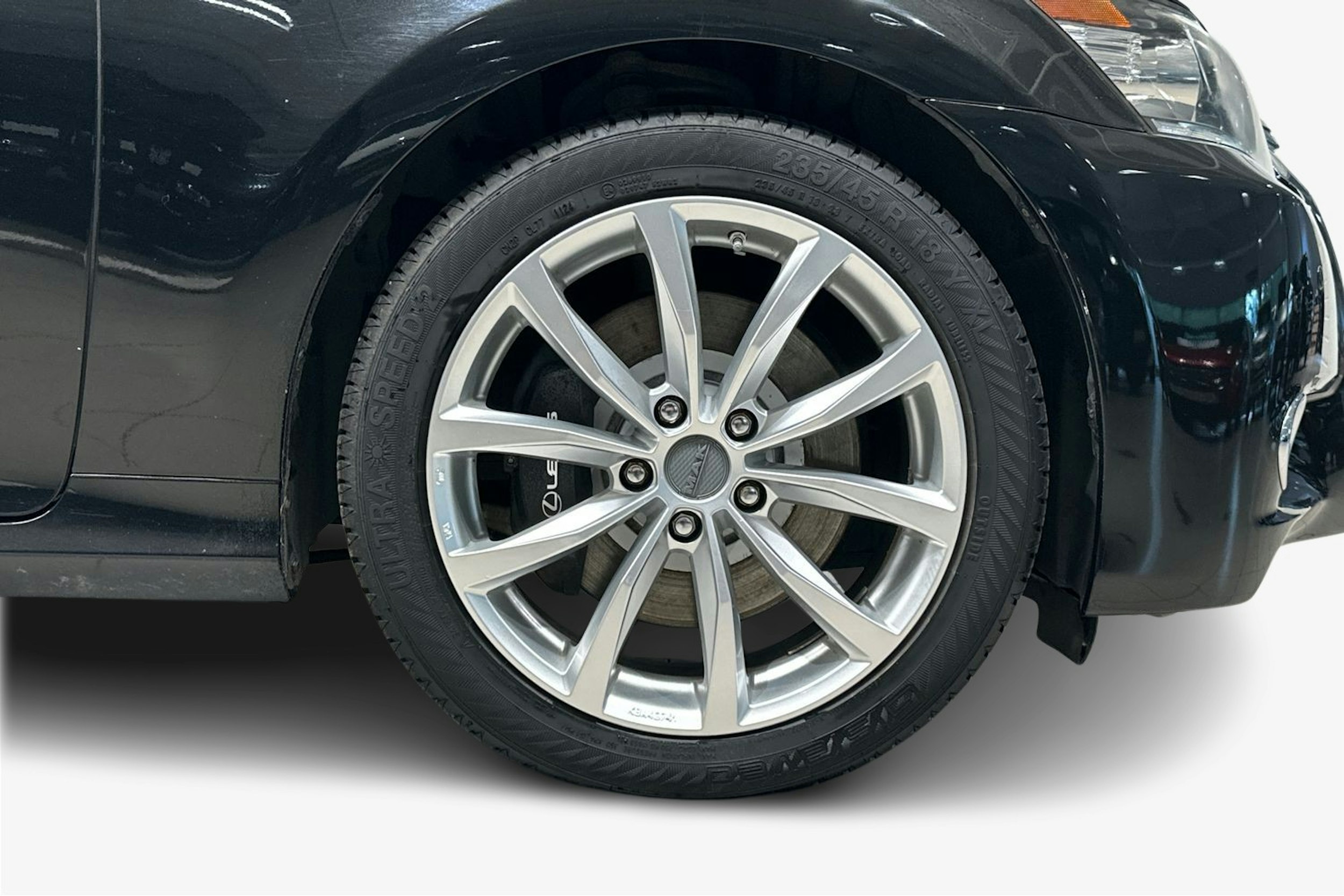 musta Lexus GS 2013 kuva 11.
