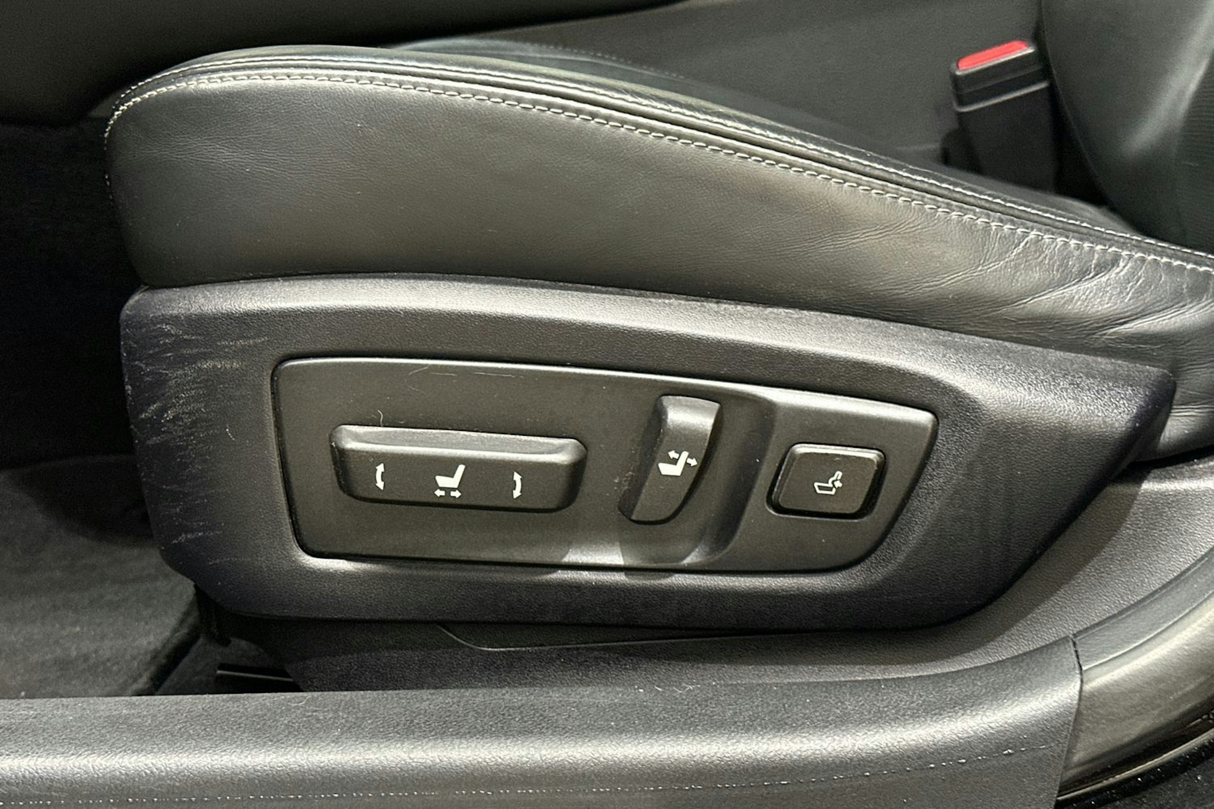 musta Lexus GS 2013 kuva 13.