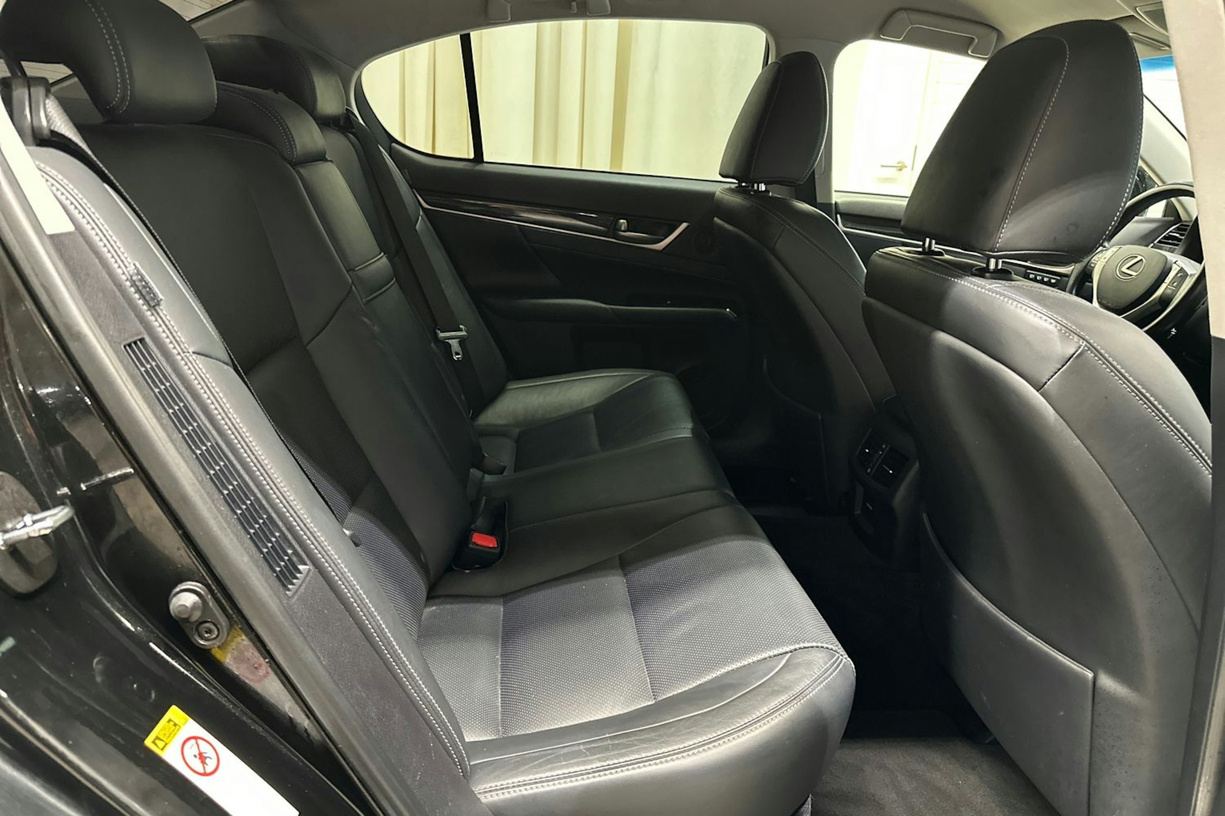 musta Lexus GS 2013 kuva 30.