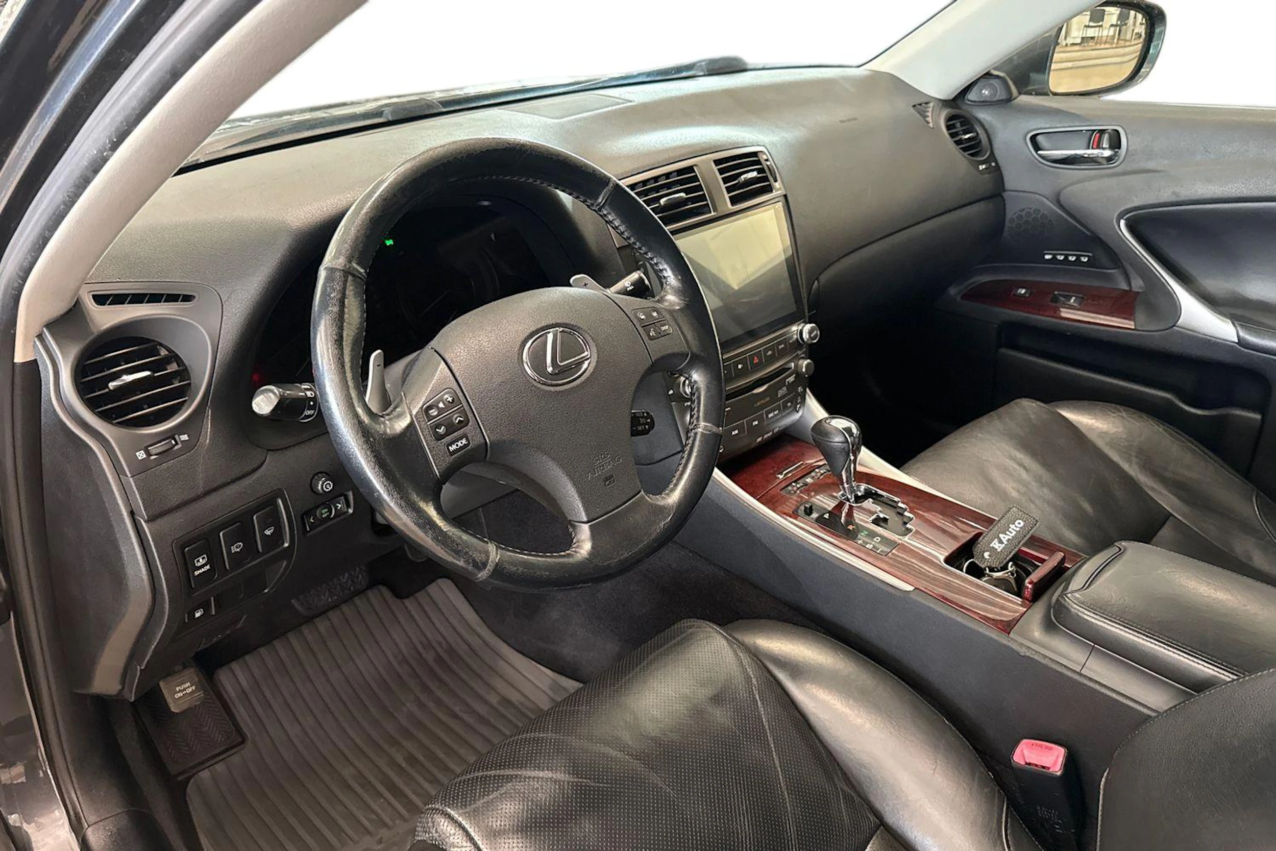 harmaa Lexus IS 2006 kuva 6.