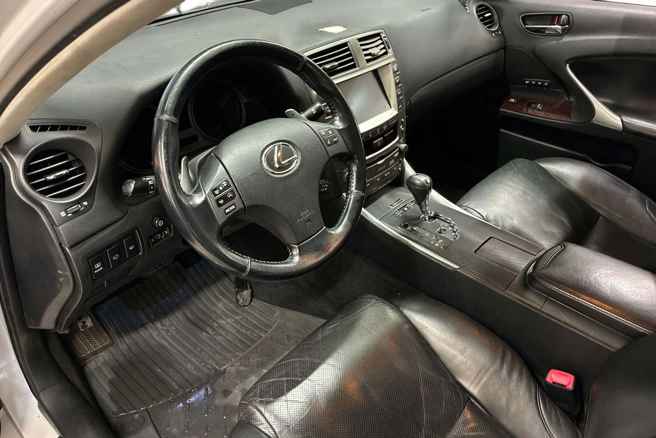 valkoinen Lexus IS 2007 kuva 3.