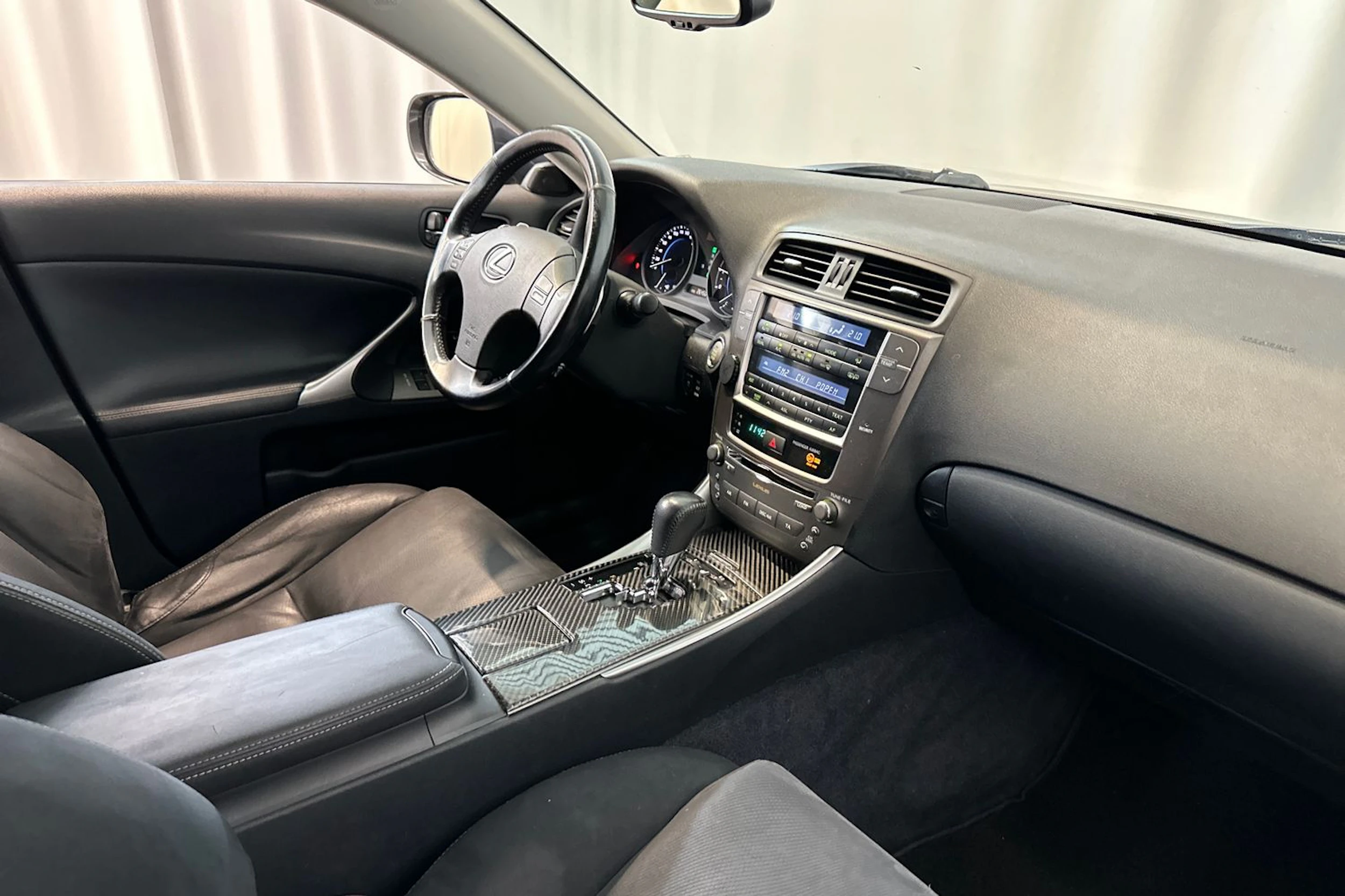 Harmaa Lexus IS 2009 kuva 12.