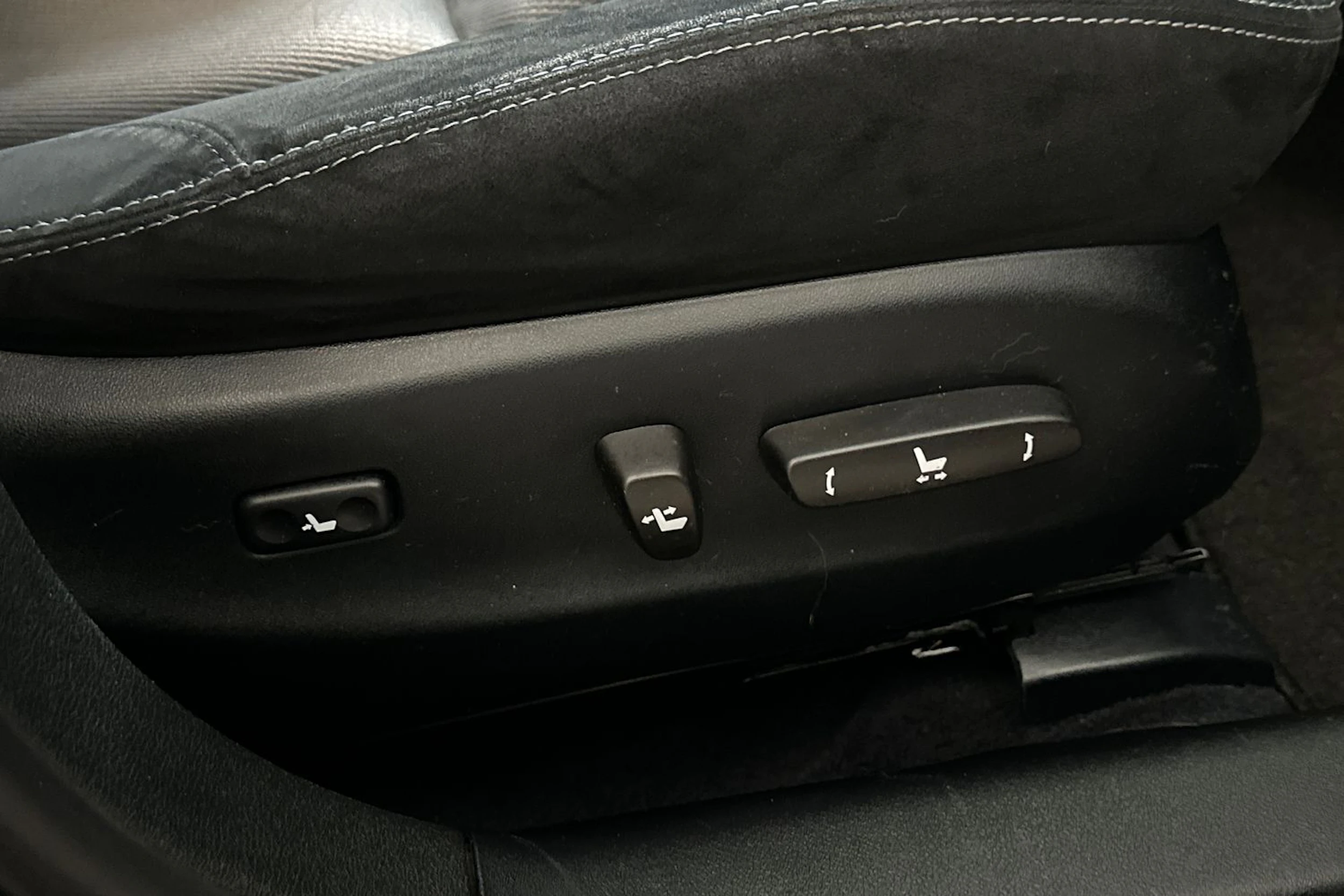 Harmaa Lexus IS 2009 kuva 16.