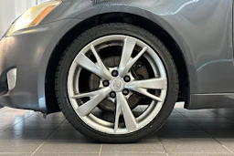 Harmaa Lexus IS 2009 kuva 26.