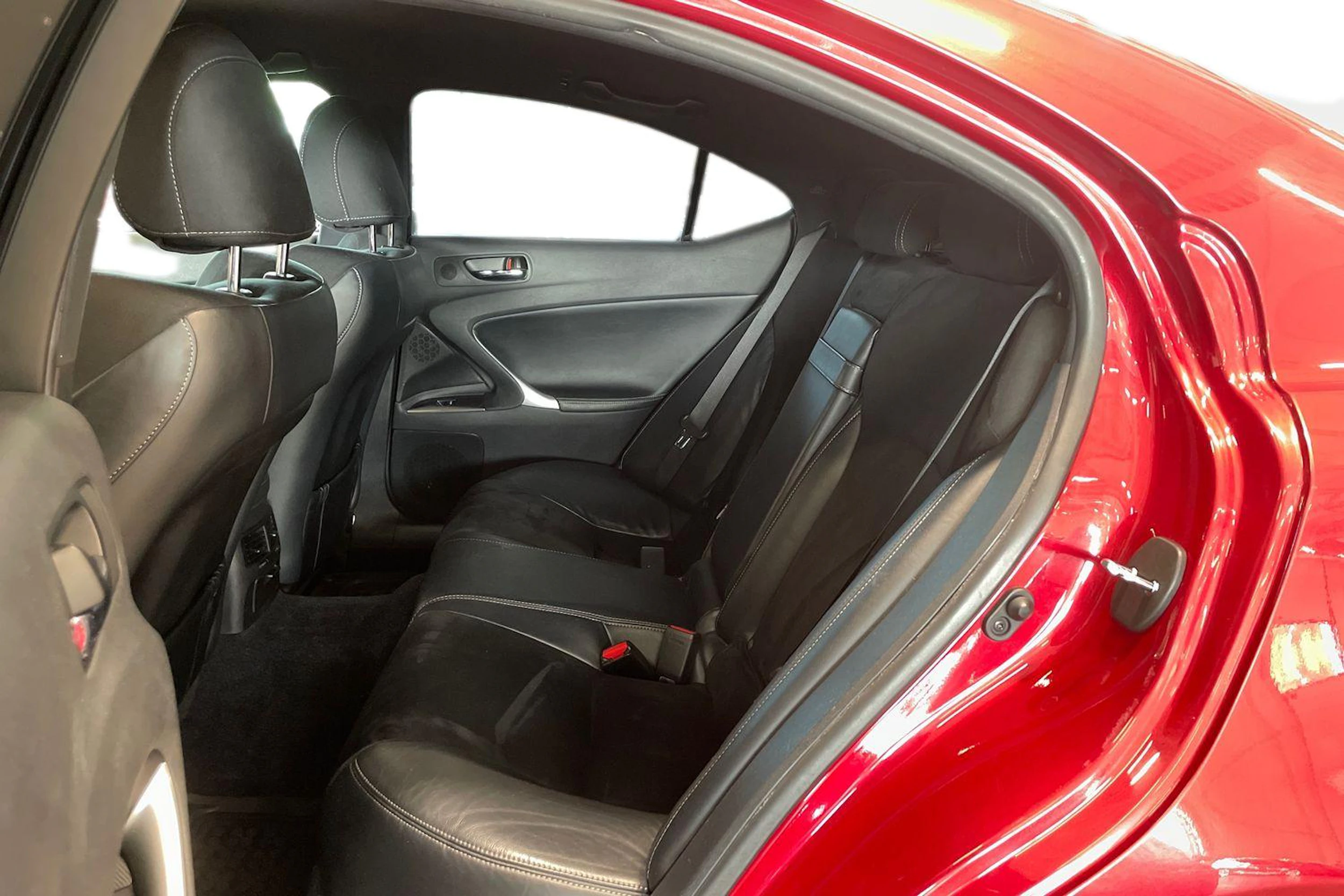 punainen Lexus IS 2012 kuva 8.
