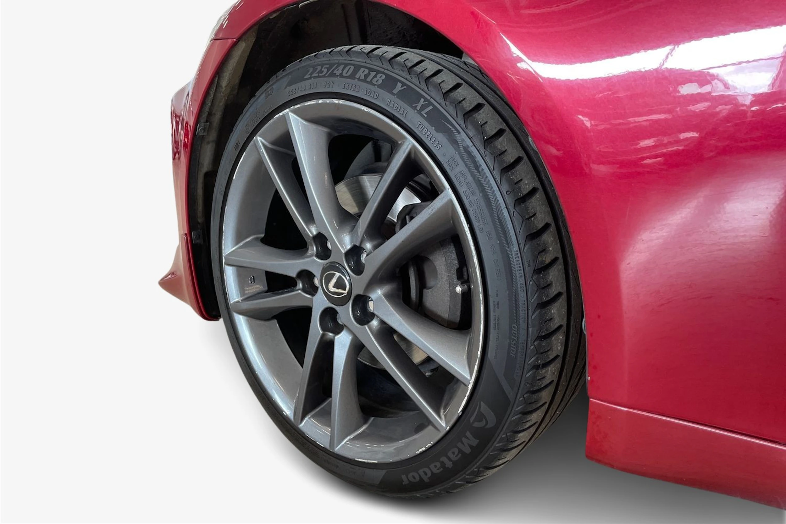 punainen Lexus IS 2012 kuva 9.