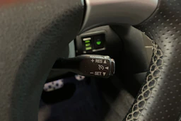 punainen Lexus IS 2012 kuva 15.