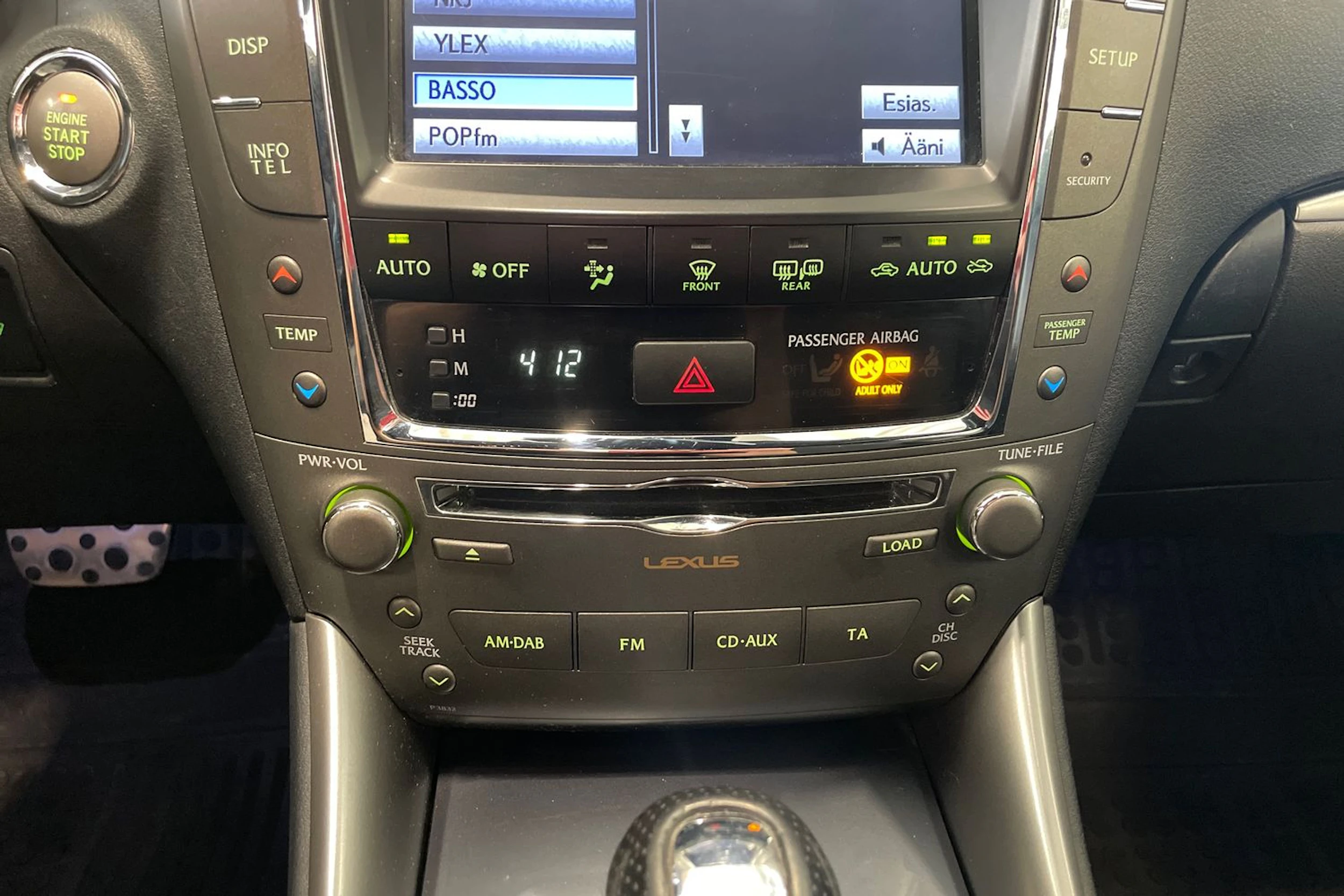 punainen Lexus IS 2012 kuva 26.