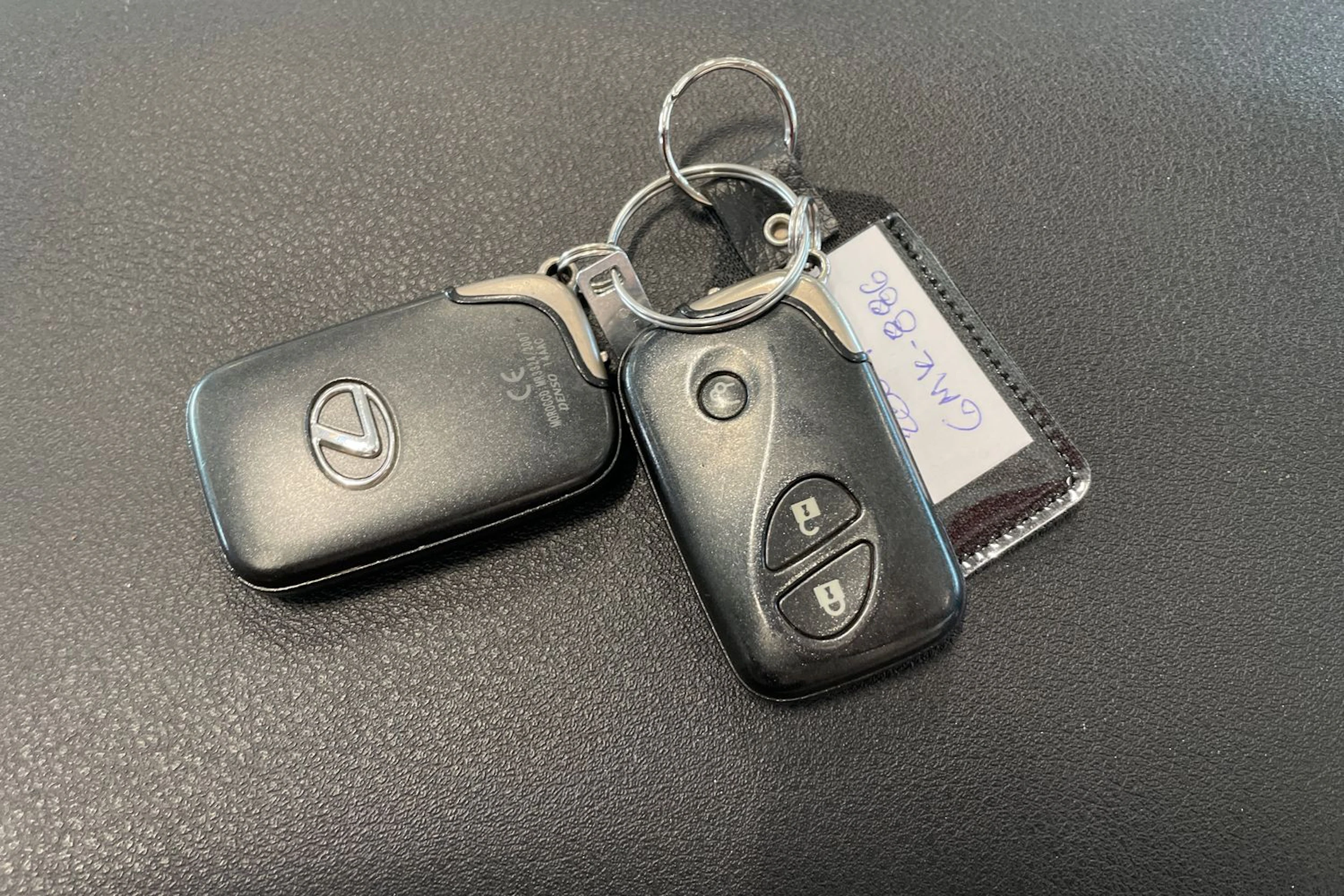 punainen Lexus IS 2012 kuva 30.