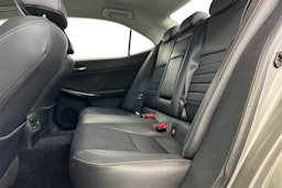 hopea Lexus IS 2013 kuva 10.