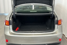 hopea Lexus IS 2013 kuva 14.