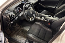 valkoinen Lexus IS 2014 kuva 3.