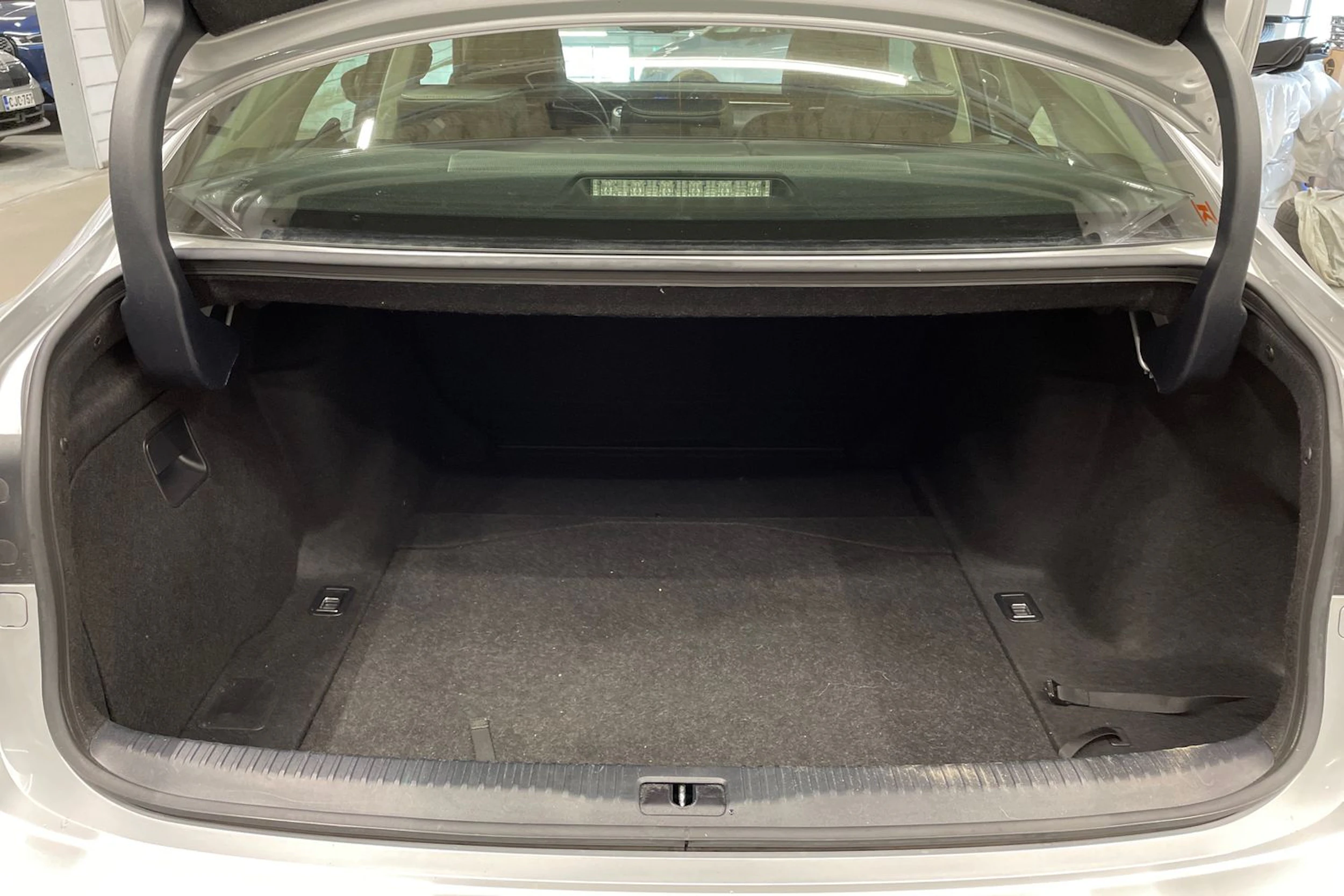 Hopea Lexus IS 2014 kuva 16.