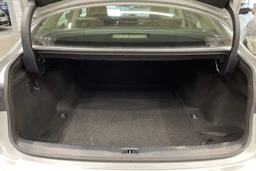 Hopea Lexus IS 2014 kuva 16.