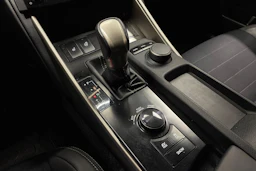 Hopea Lexus IS 2014 kuva 22.