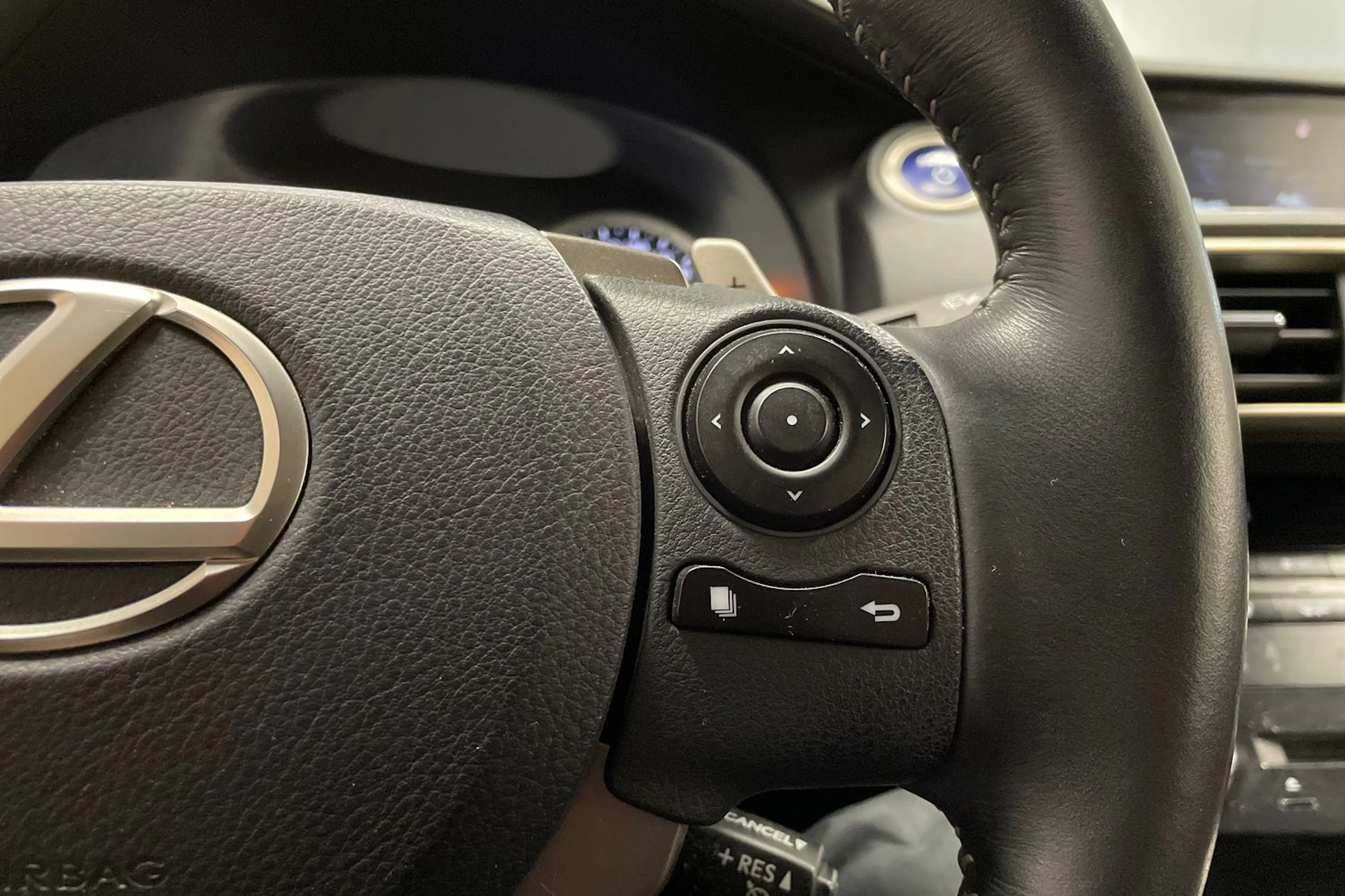 Hopea Lexus IS 2014 kuva 25.