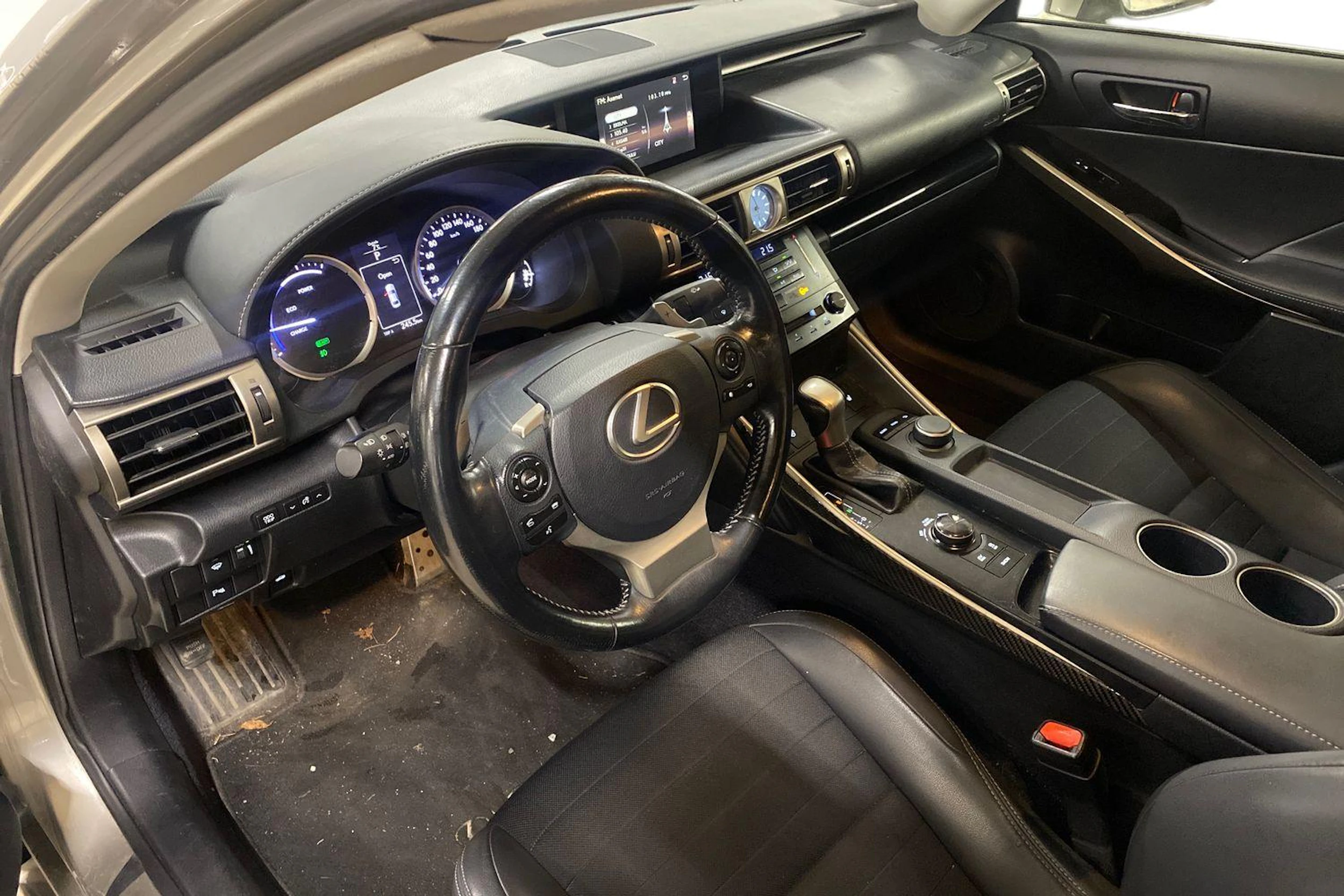 harmaa Lexus IS 2014 kuva 3.