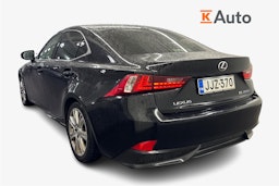 Musta Lexus IS 2016 kuva 2.