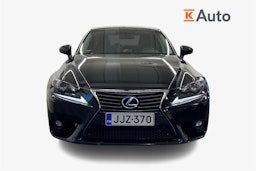 Musta Lexus IS 2016 kuva 5.