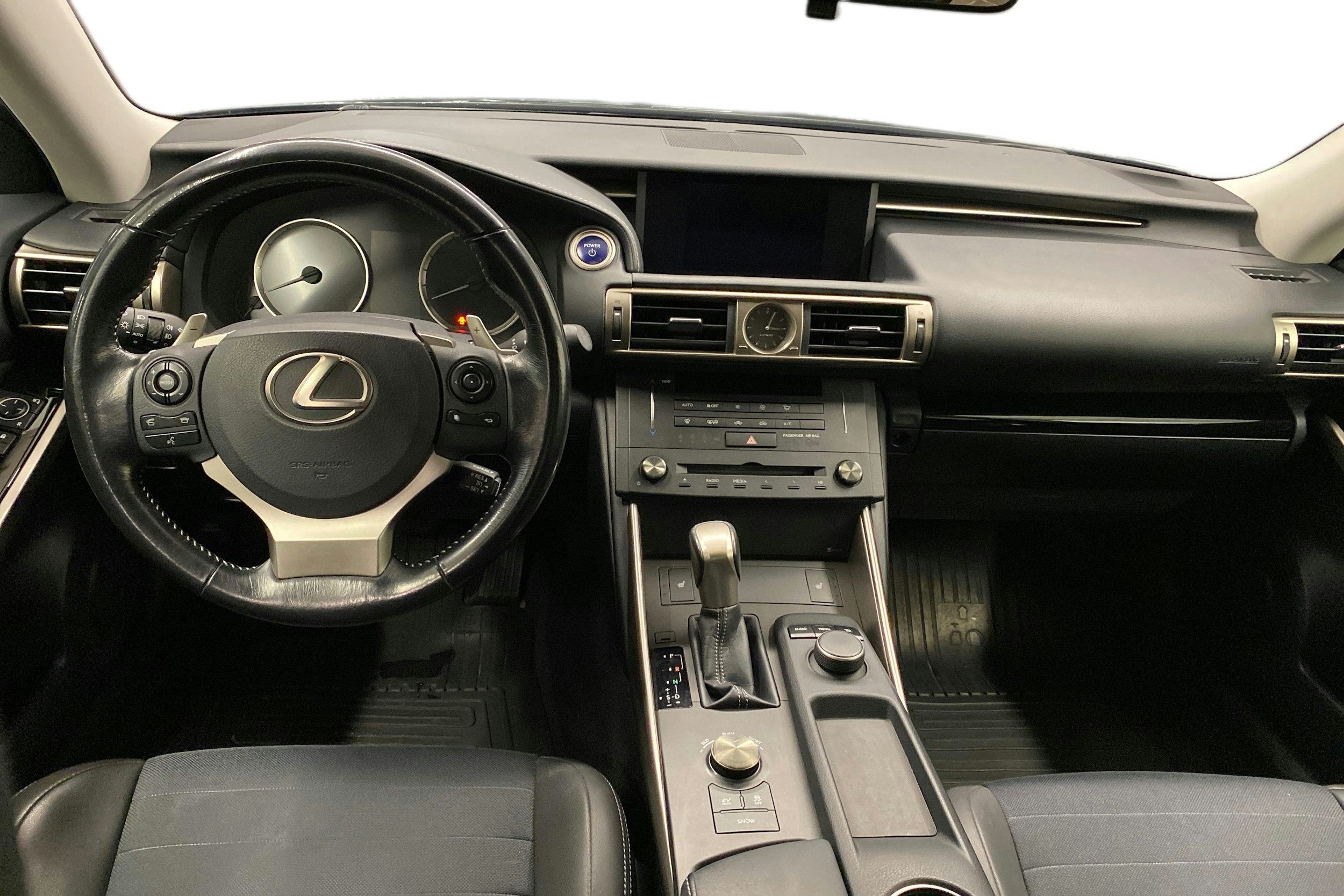 Musta Lexus IS 2016 kuva 9.