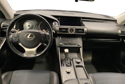 Musta Lexus IS 2016 kuva 9.