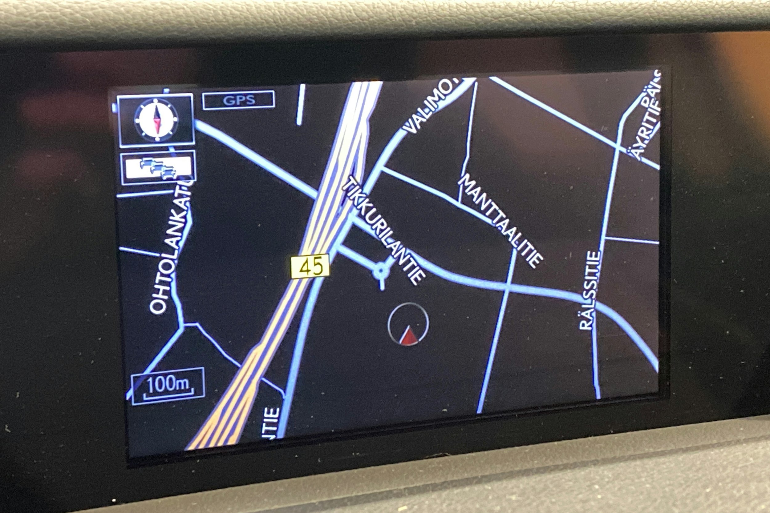 Musta Lexus IS 2016 kuva 21.