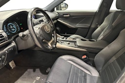 Musta Lexus IS 2017 kuva 3.