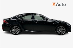 Musta Lexus IS 2017 kuva 5.