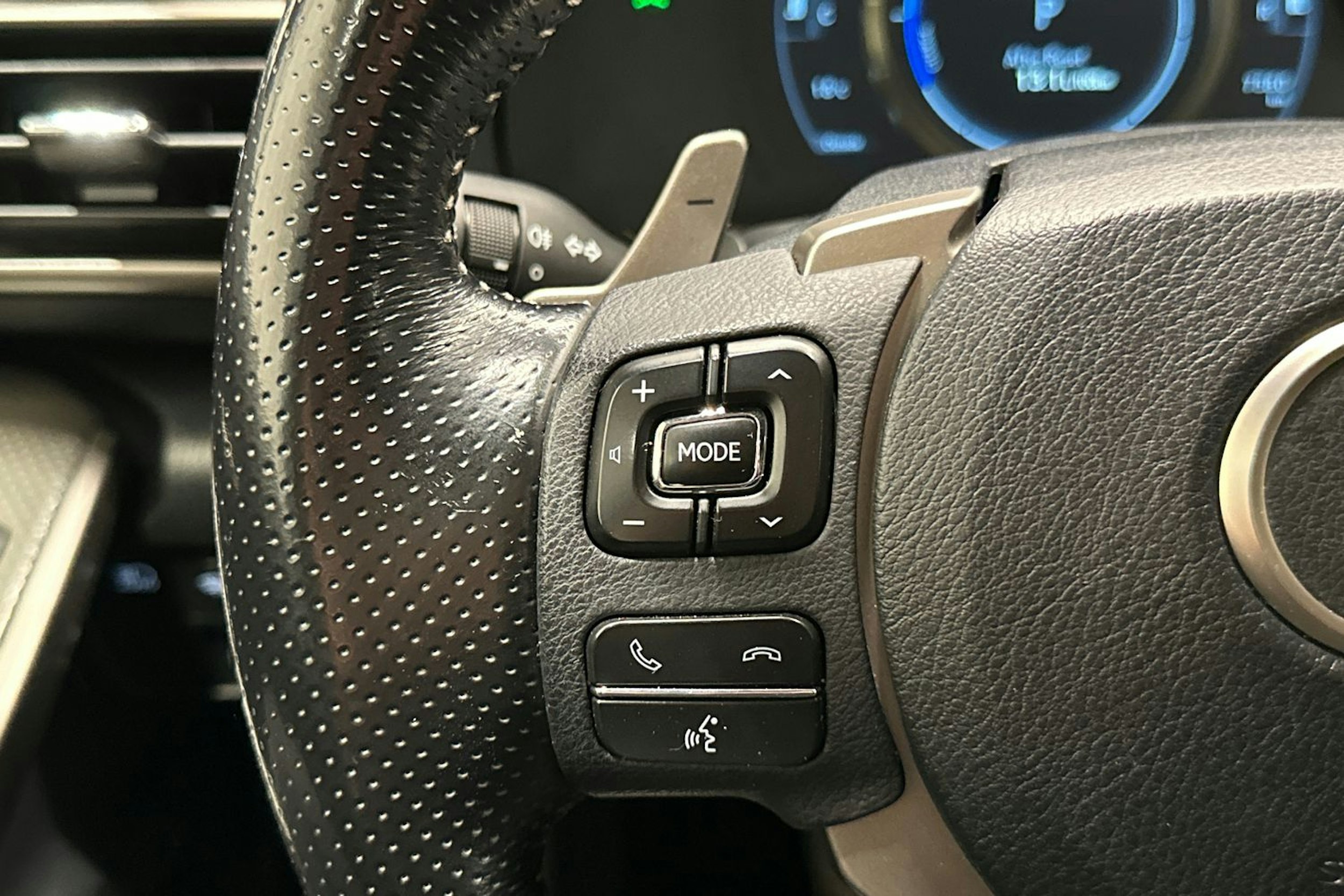 Musta Lexus IS 2017 kuva 13.