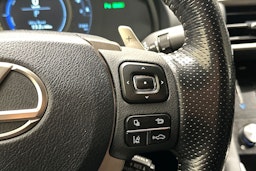 Musta Lexus IS 2017 kuva 14.
