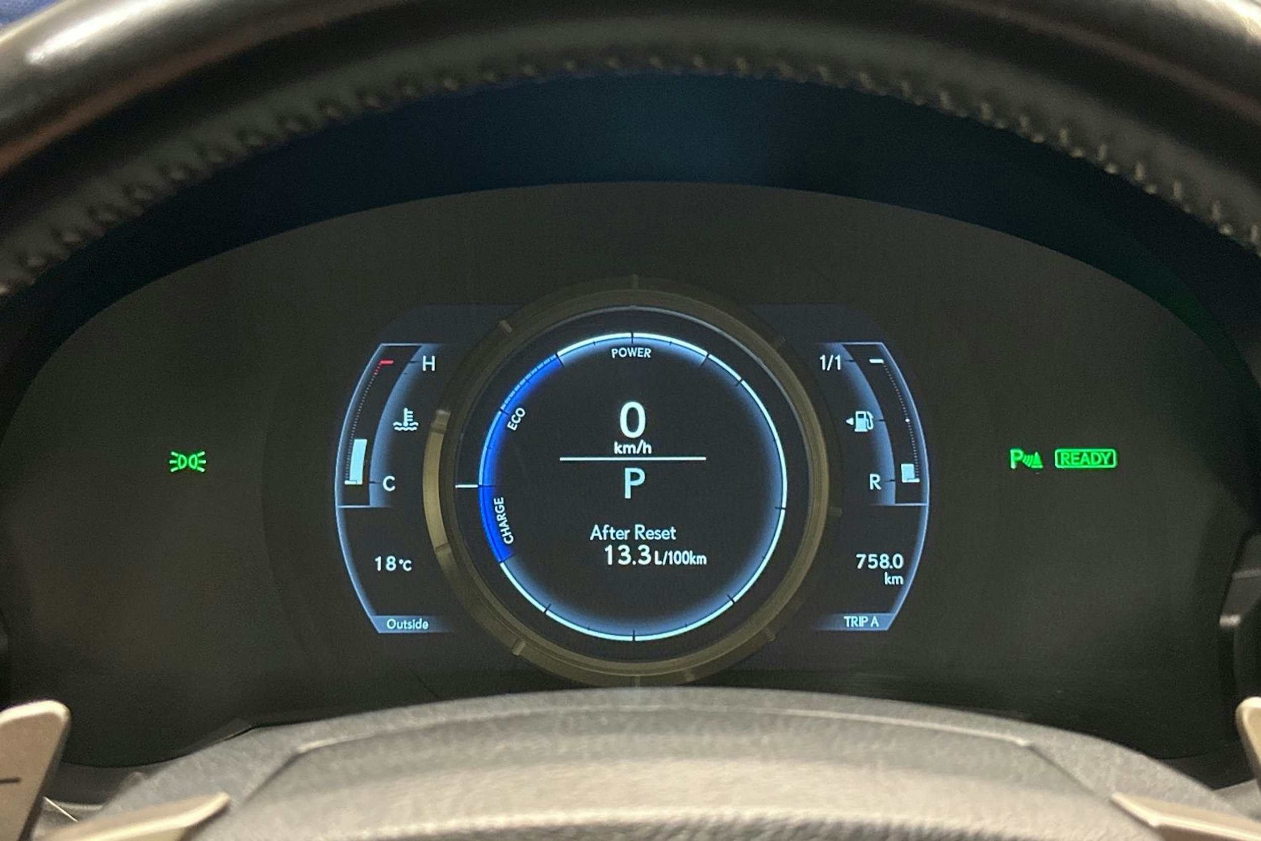 Musta Lexus IS 2017 kuva 16.