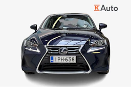 sininen Lexus IS 2019 kuva 5.