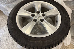 sininen Lexus IS 2019 kuva 15.