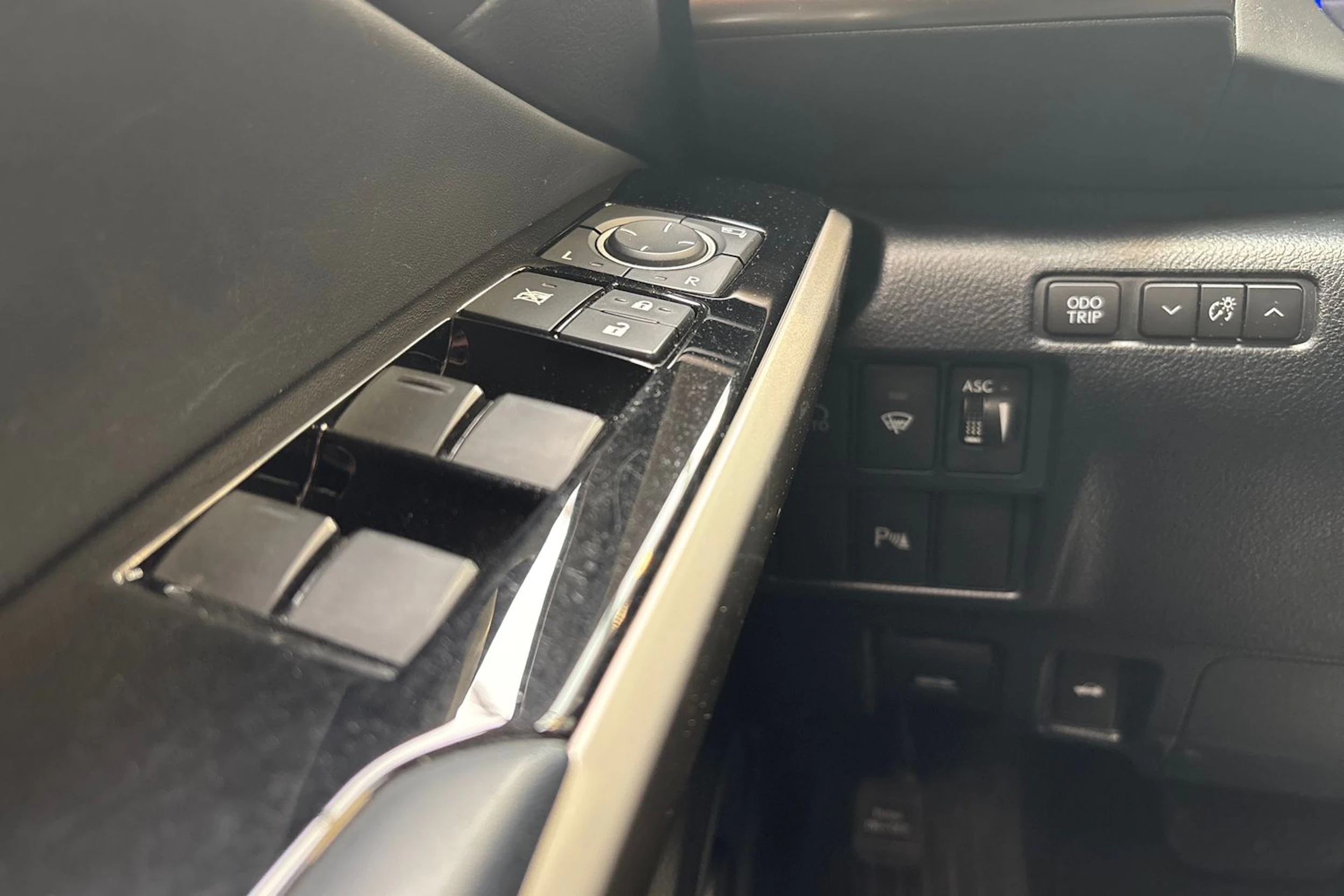 sininen Lexus IS 2019 kuva 19.
