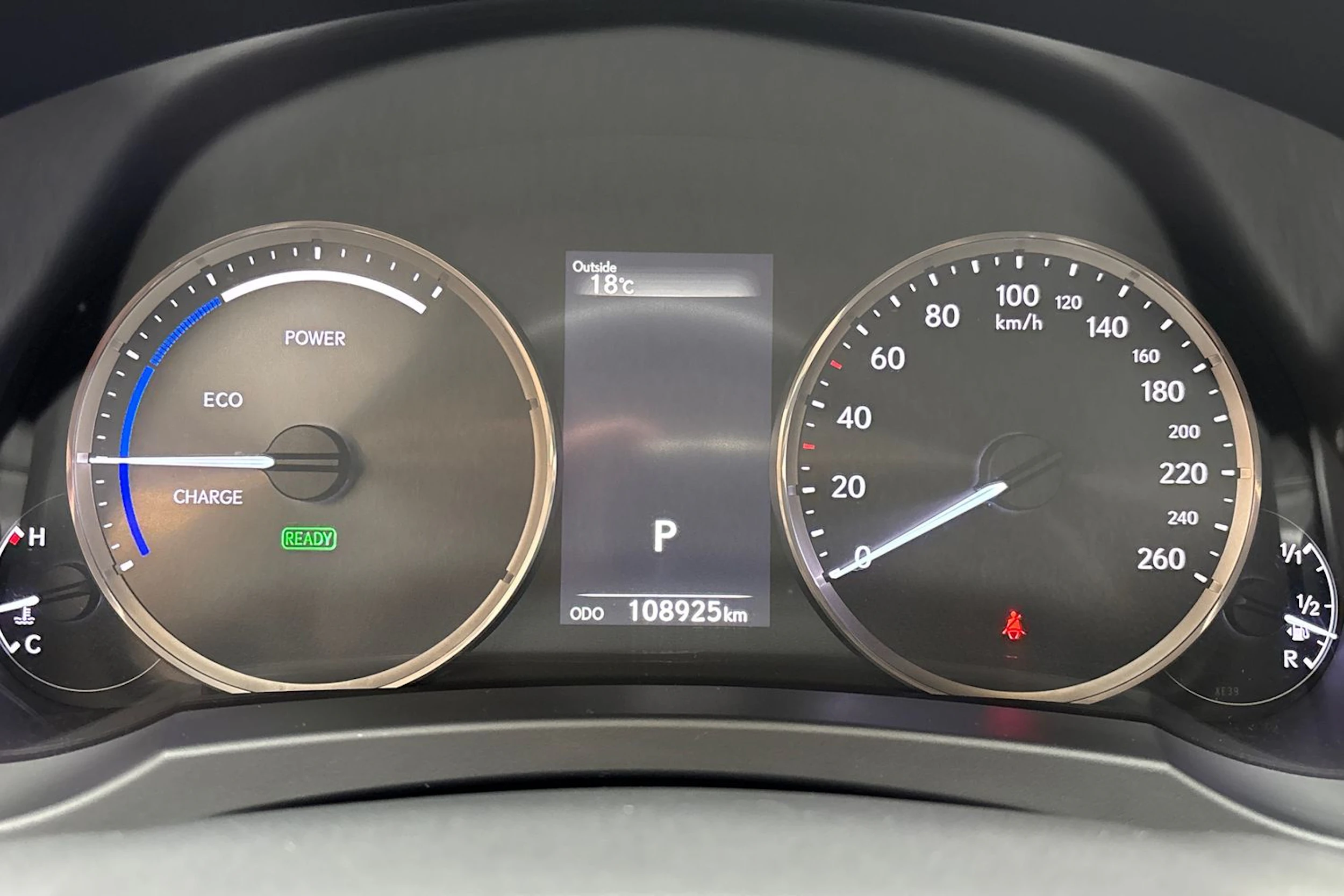 sininen Lexus IS 2019 kuva 22.