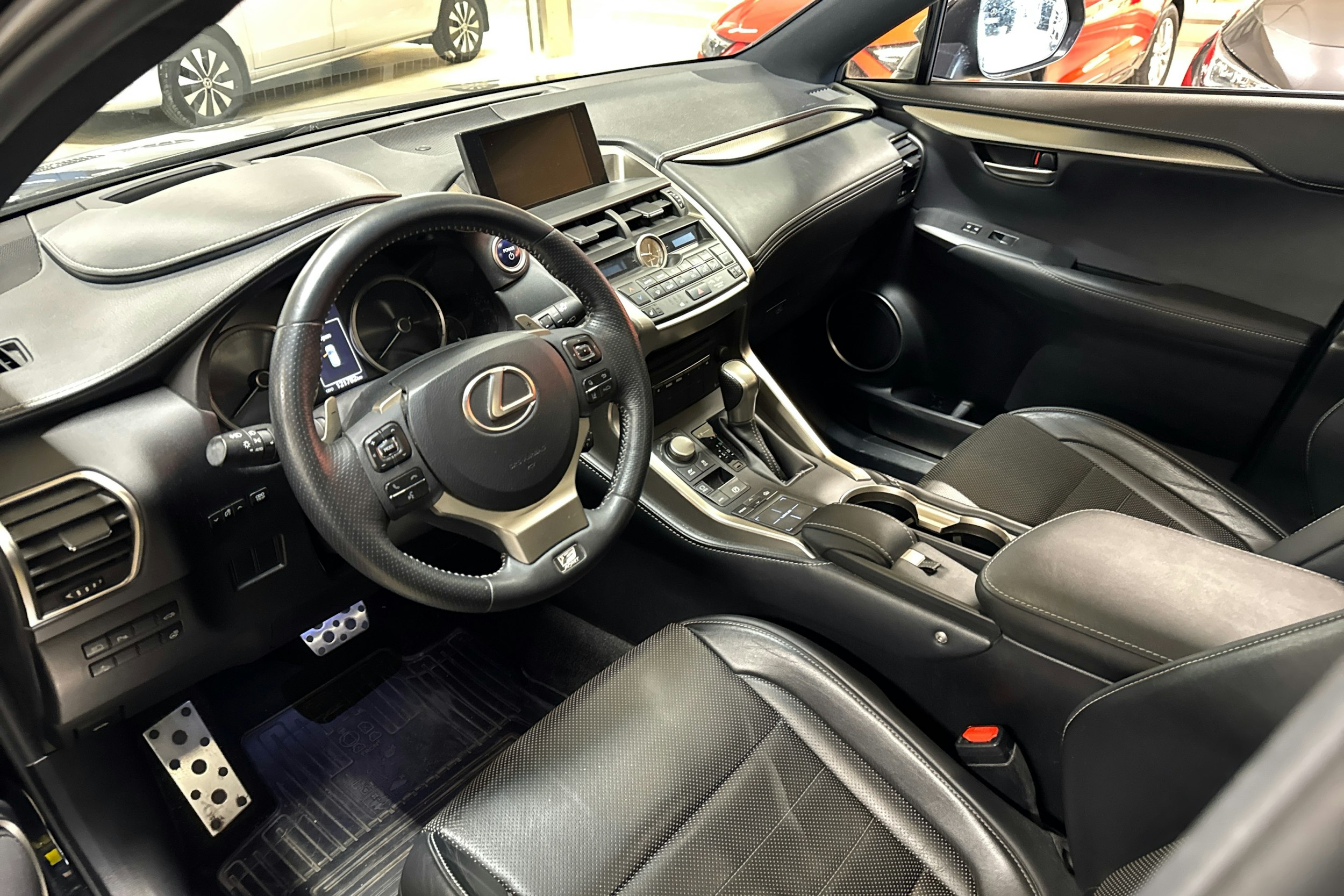 musta Lexus NX 2014 kuva 6.