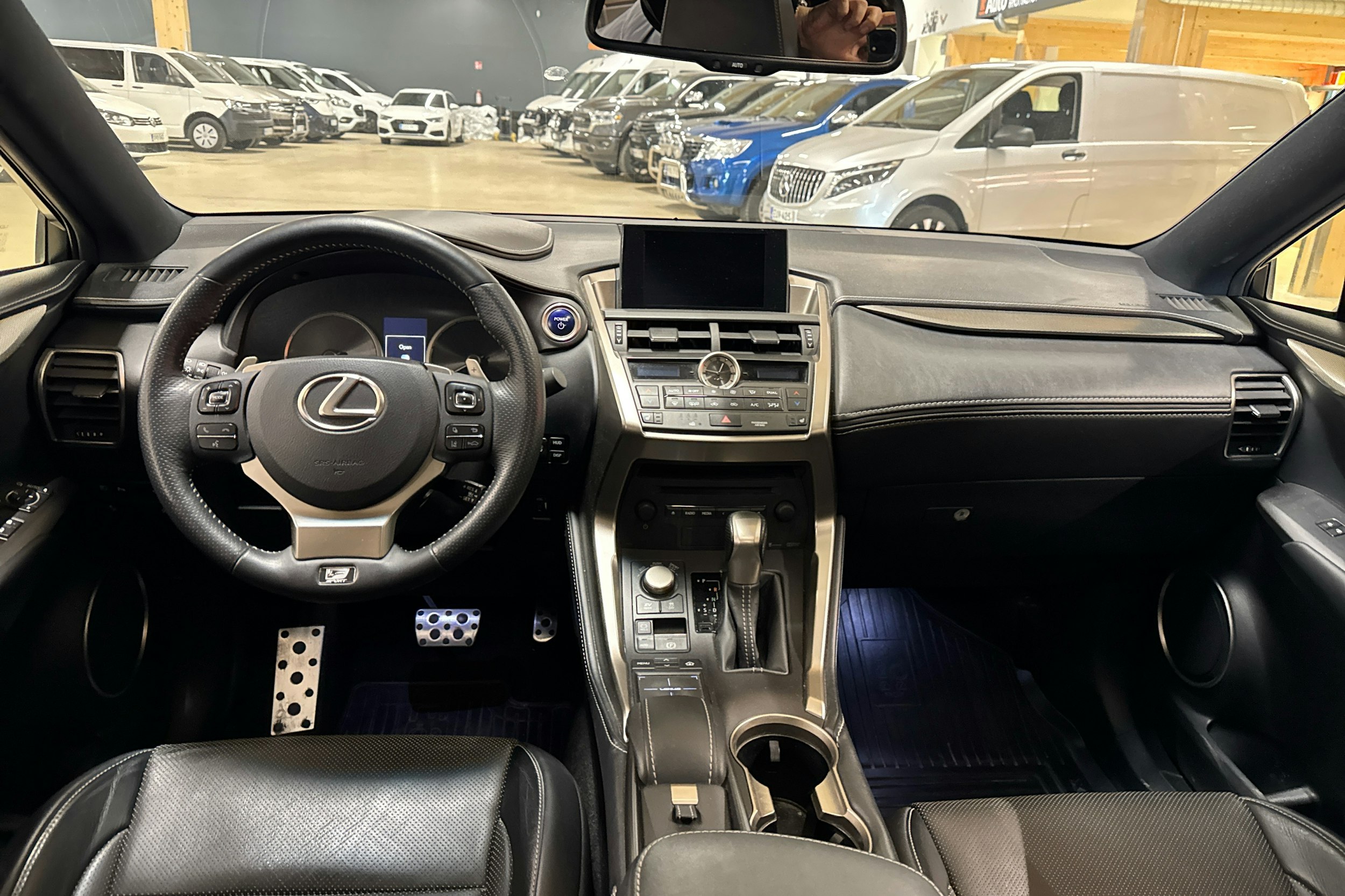 musta Lexus NX 2014 kuva 7.