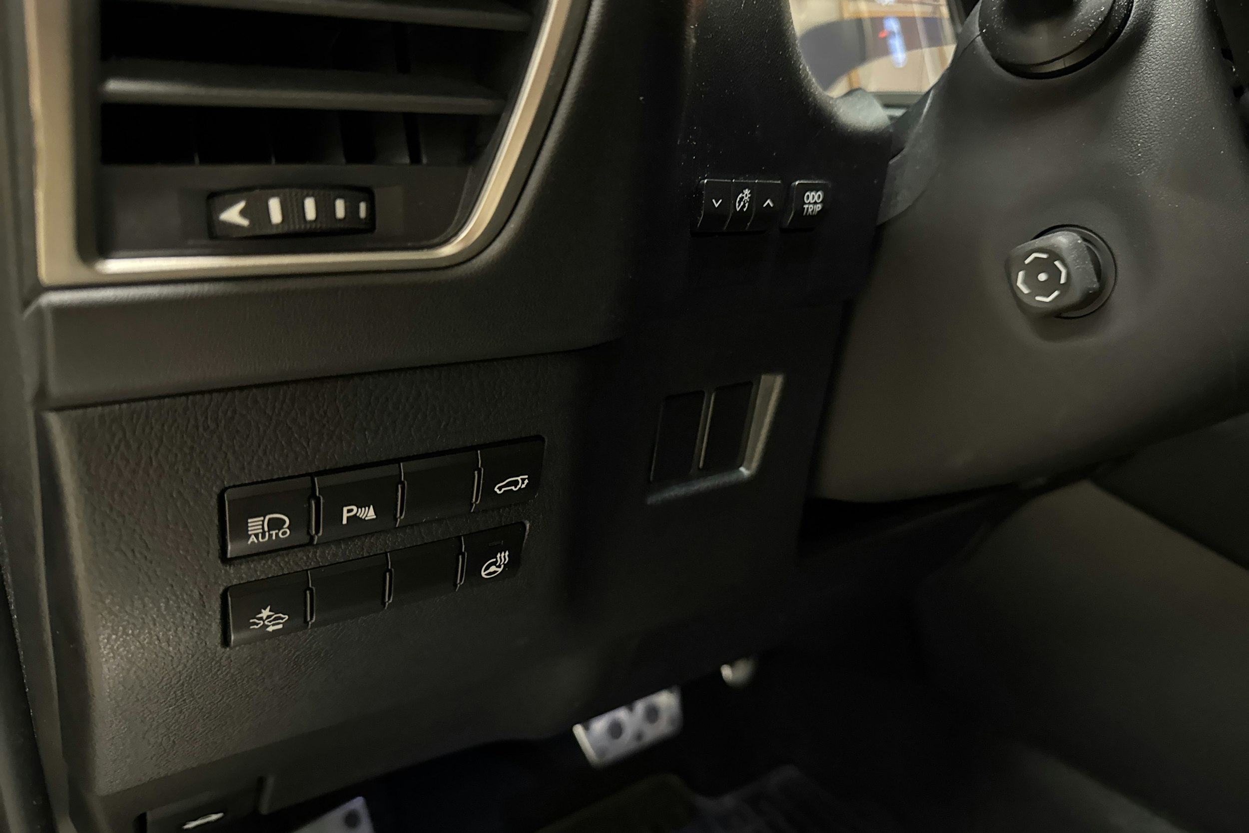 musta Lexus NX 2014 kuva 12.