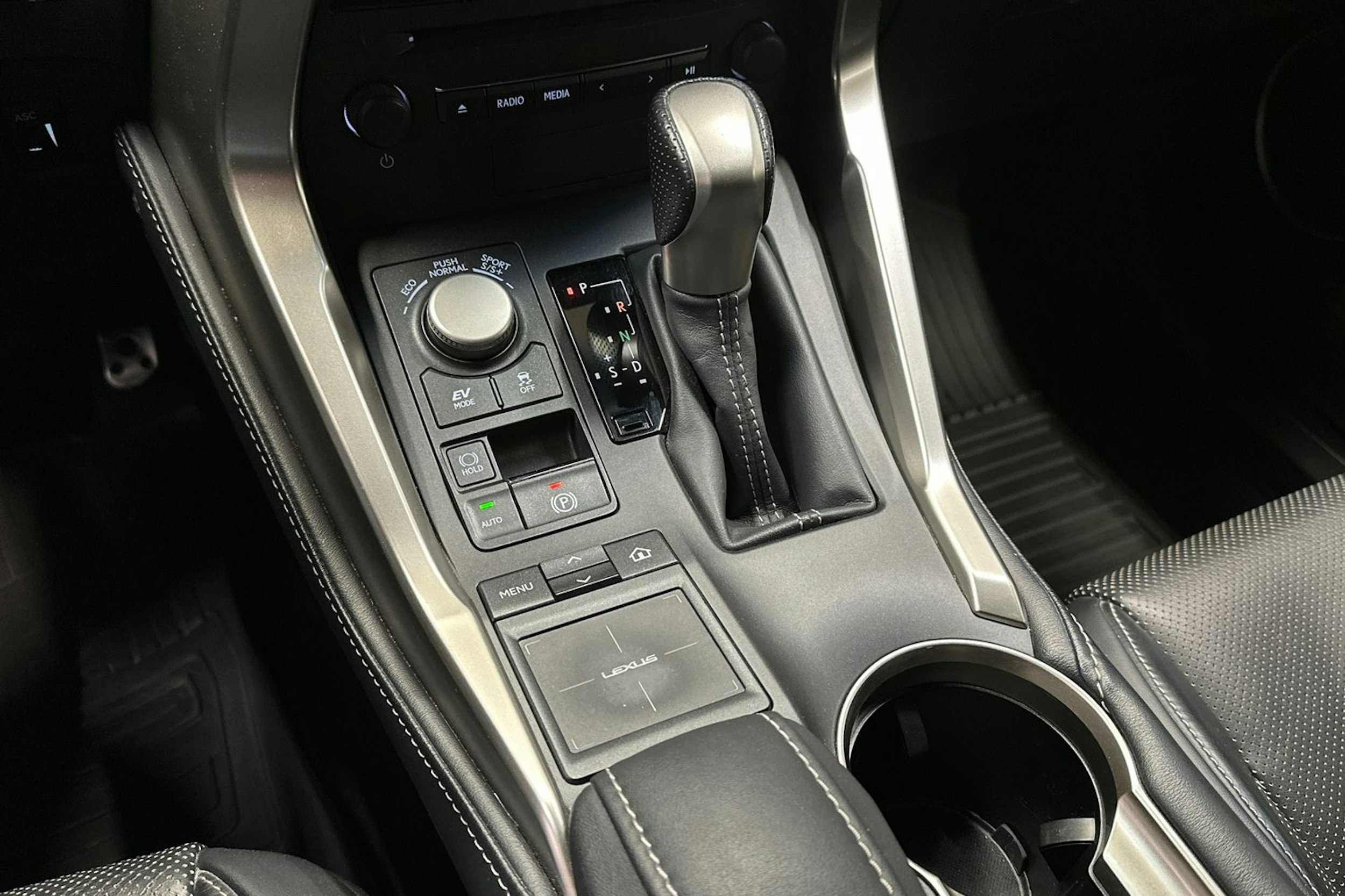 musta Lexus NX 2014 kuva 25.