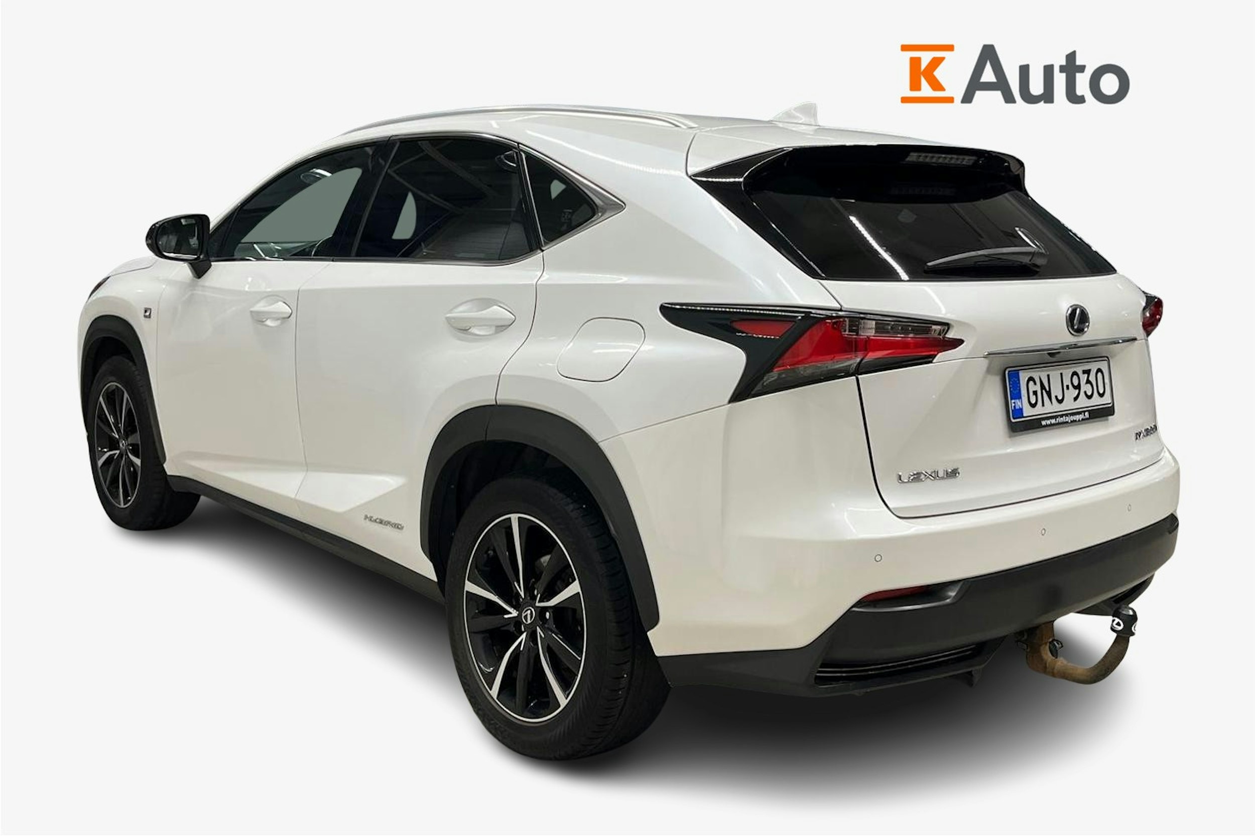 valkoinen Lexus NX 2015 kuva 2.