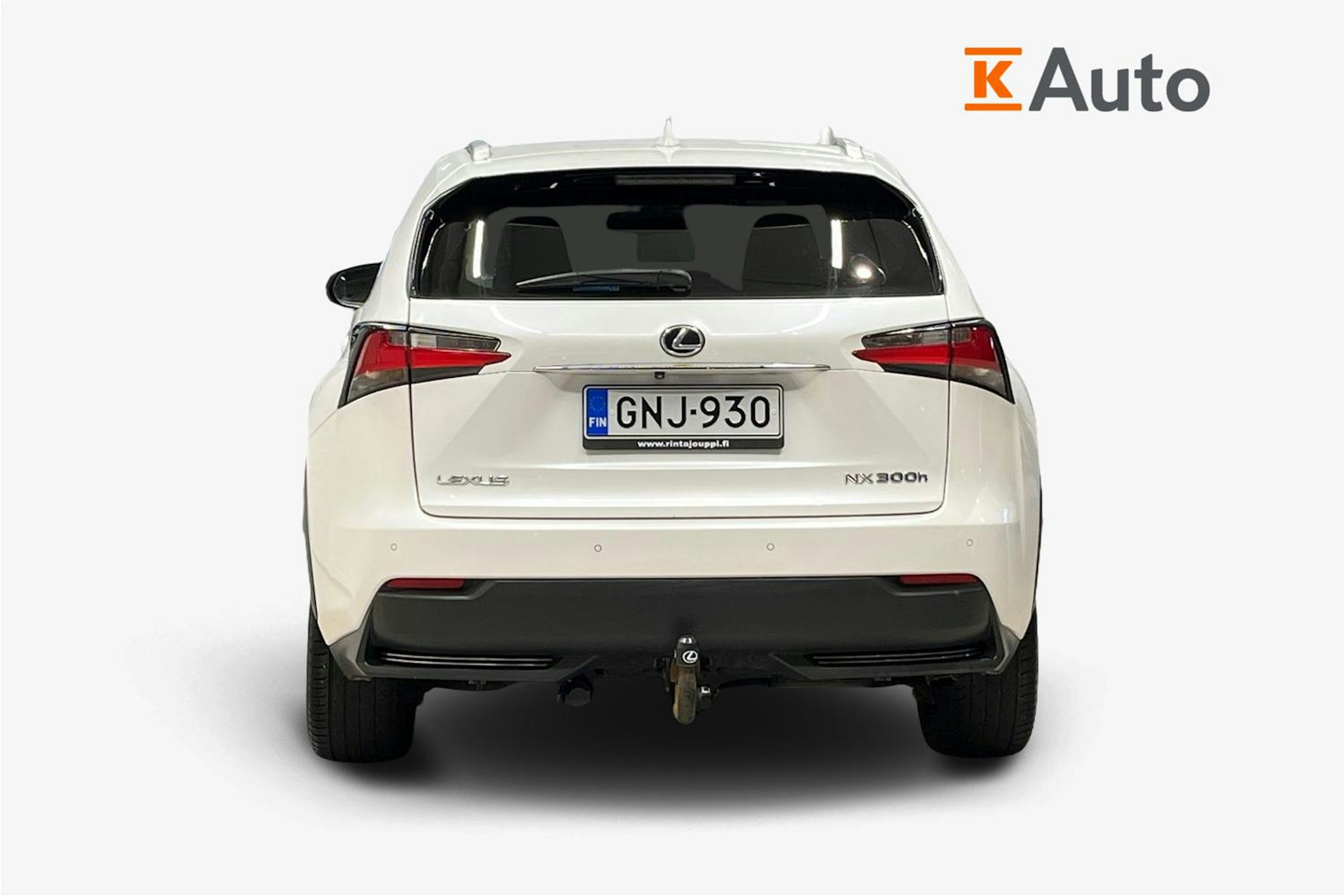 valkoinen Lexus NX 2015 kuva 3.