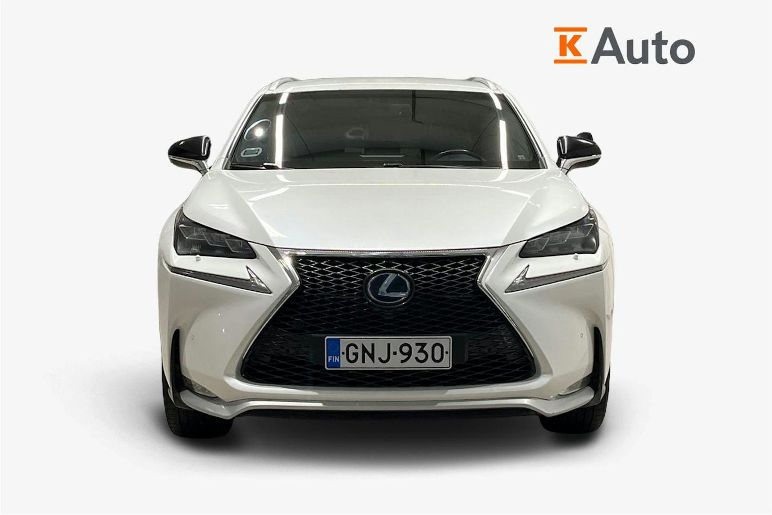 valkoinen Lexus NX 2015 kuva 5.