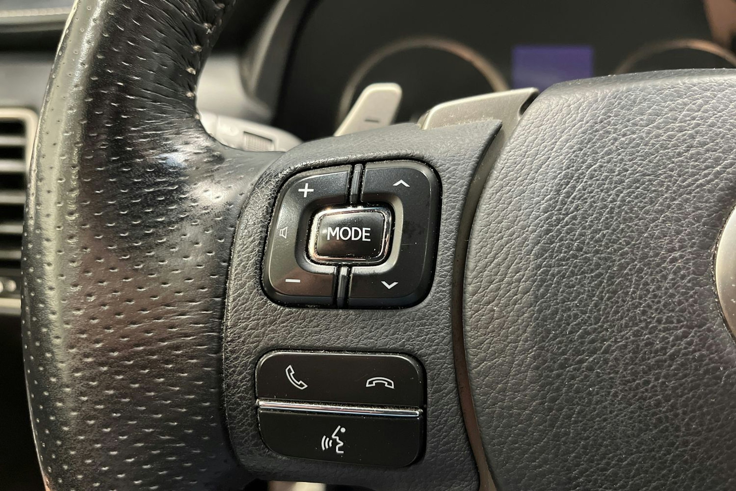 valkoinen Lexus NX 2015 kuva 16.